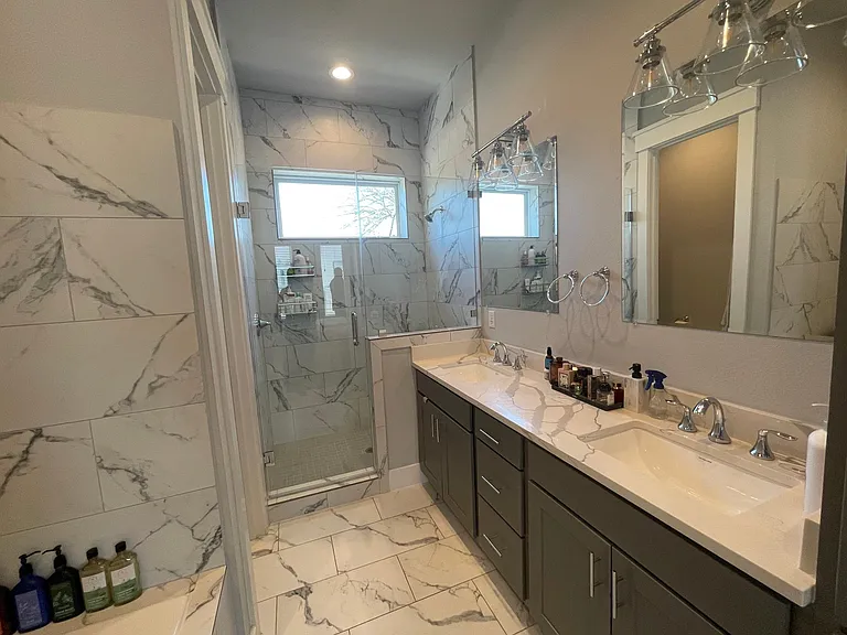 902 Martin St #A — Photo 5
