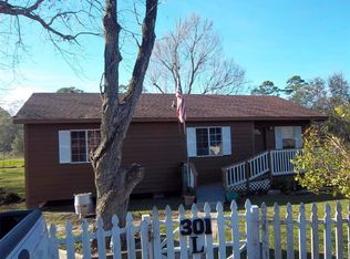 301 Gibbs St, Devers, TX 77538
