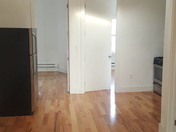 3rd image of 1048 Dekalb Ave