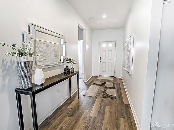 4th image of 1104 Golf Club Dr