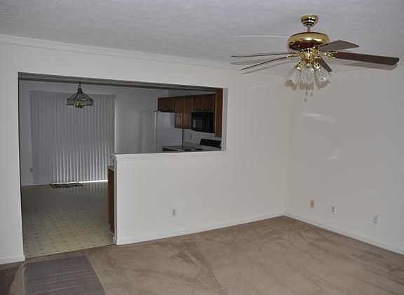 3rd image of 8552 Country Club Blvd