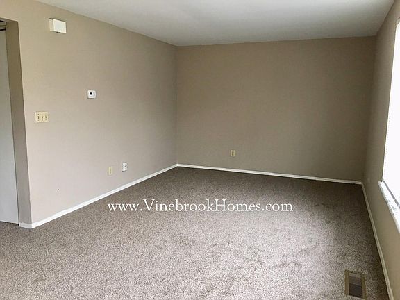 4th image of 8281 Mount Carmel St