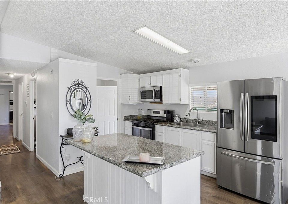 1st image of 25114 Avenida Valencia