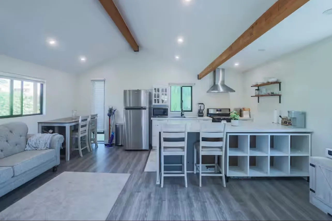 1 bed, 628 sqft, $2,200 — Photo 2