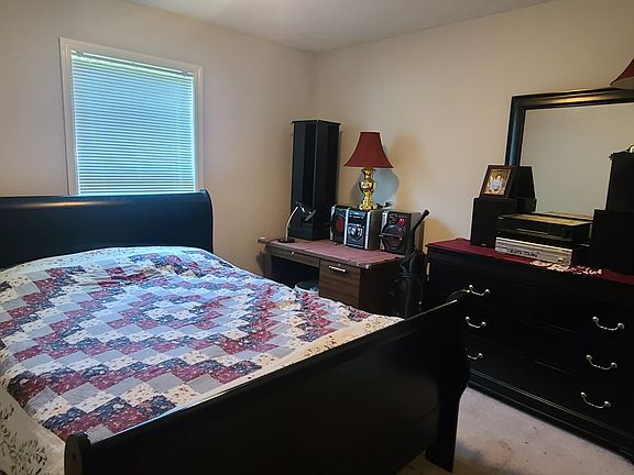 5th image of 106 Garden Dr