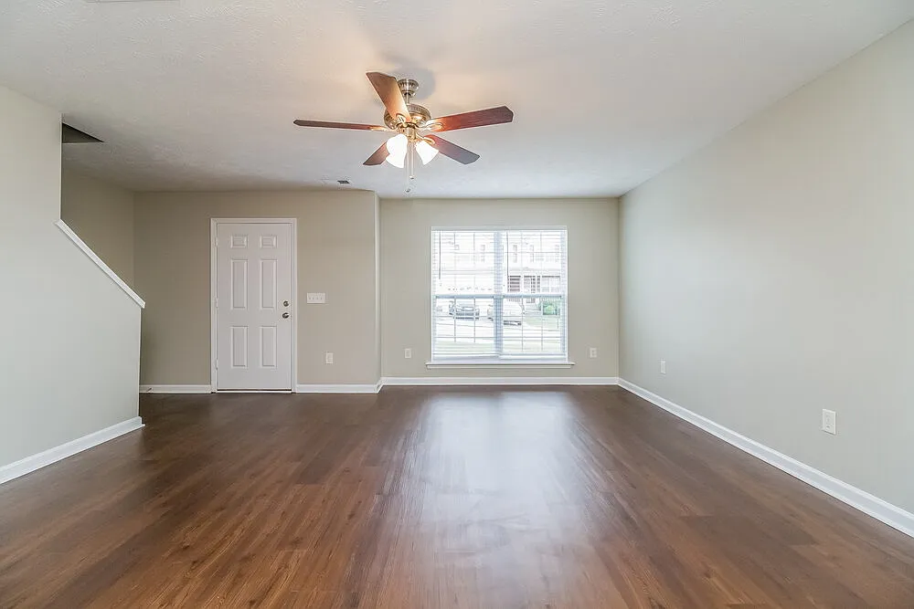 3 bed, 2.5 bath, 1483 sqft, $2,000 — Photo 4
