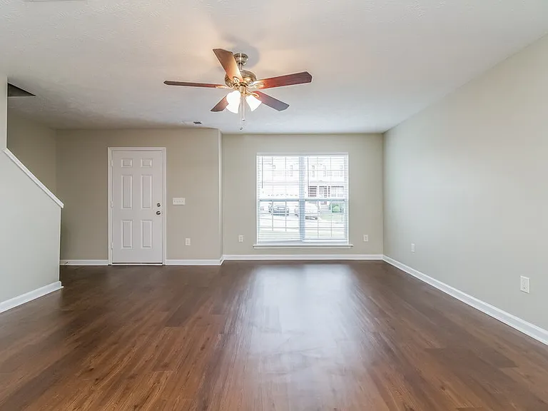 1404 Priestshore Bay — Photo 4