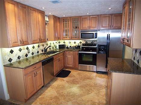 4th image of 2484 NE 16th Ct