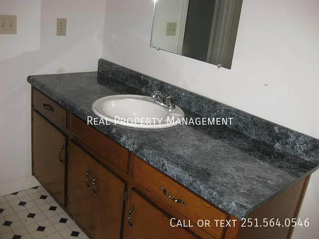 420 Lakeview Dr W — Photo 14