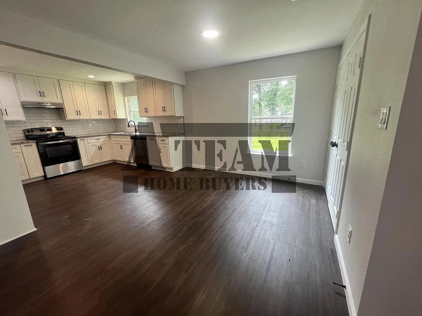 Fully Remodeled 2 Bedroom 2 Bath in Gun Barrel City! — Photo 4