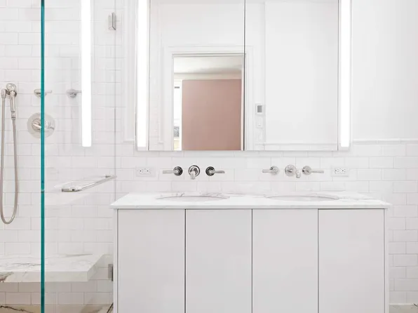 1020 5th Avenue image 10 of 14