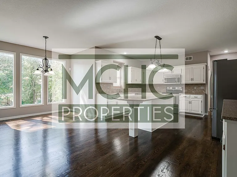 5909 W 153rd Ter — Photo 10