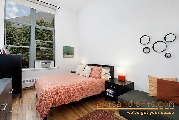 Rented by aptsandlofts.com | media 12