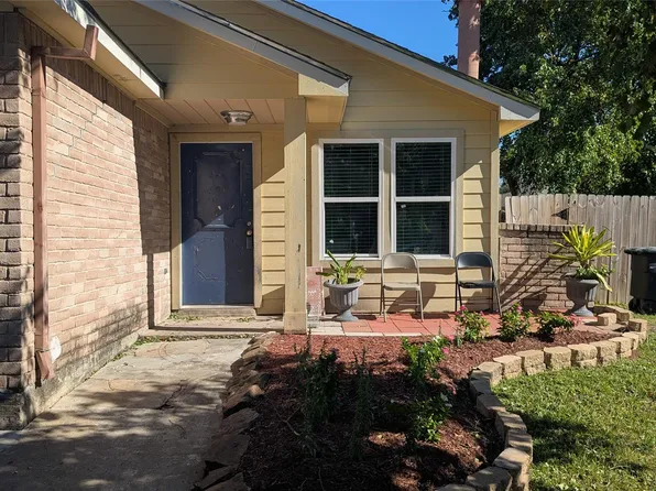 10027 Towne Mist Dr, Sugar Land, TX 77498