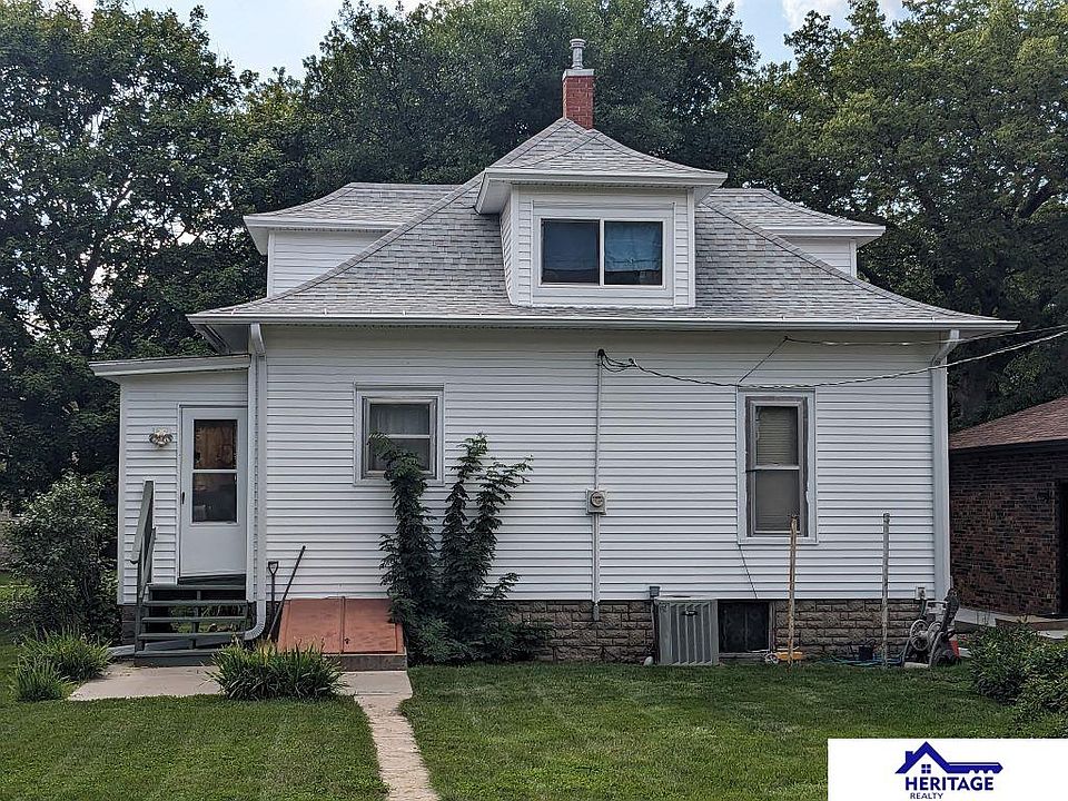 2nd image of 720 N Burlington Ave
