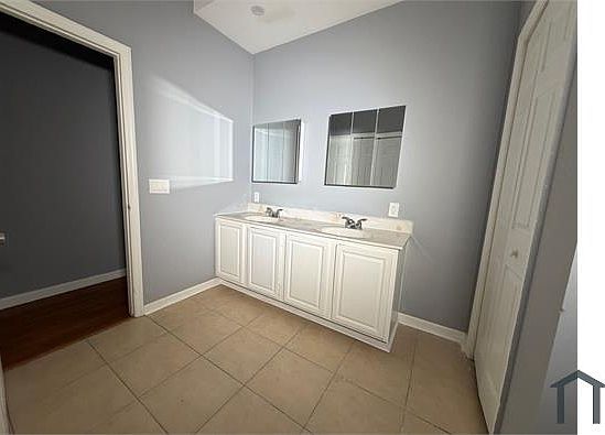 4th image of 1831 W Diamond St #4R