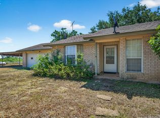 281 County Road 265, Hondo, TX 78861