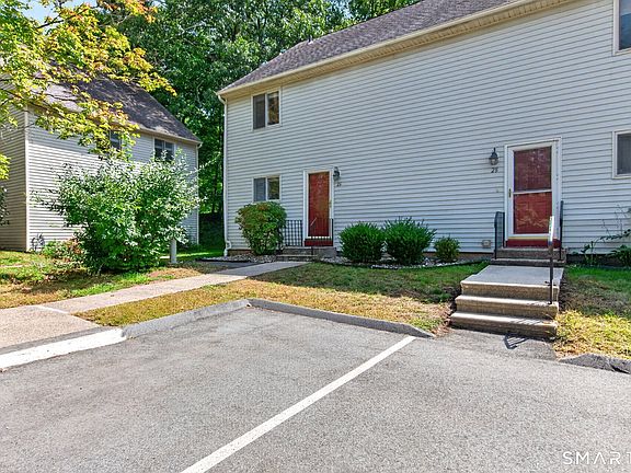 3rd image of 26 Larkspur Drive #26