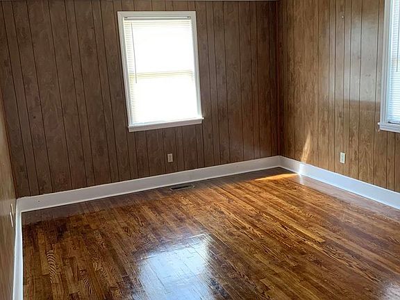3rd image of 301 Cherry Rd #301
