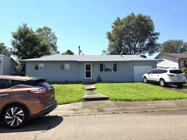 3408 Gem Dr, Pueblo, CO 81005