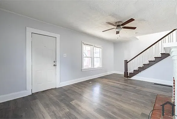 359 Clarendon Ave — Photo 8