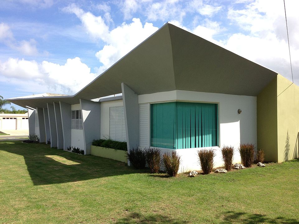 Corner rear