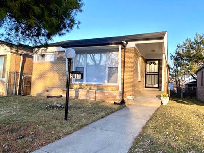 (Undisclosed Address), Chicago, IL, 60617