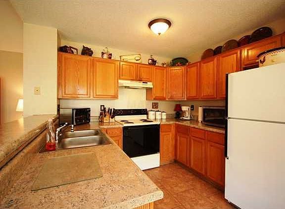 4th image of 7134 Mirage Ln
