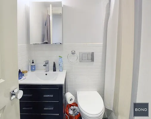 Rented by Bond New York | media 32