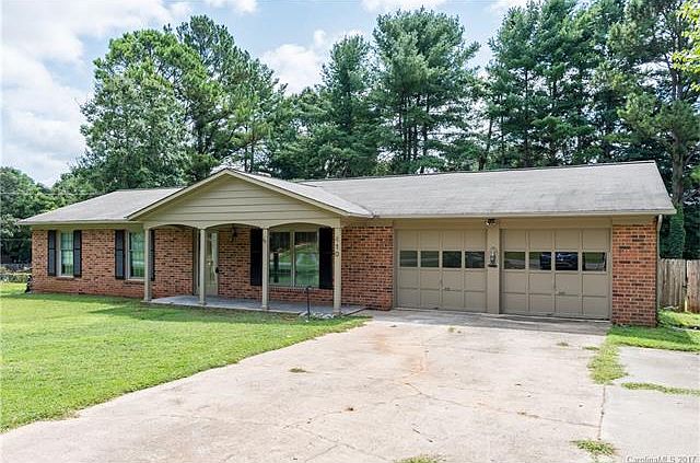 1st image of 410 Chestnut Ln