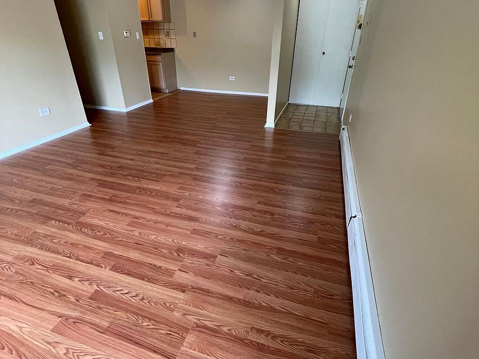 1st image of 11 E Dundee Quarter Dr