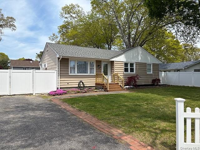 1st image of 59 Applegate Drive