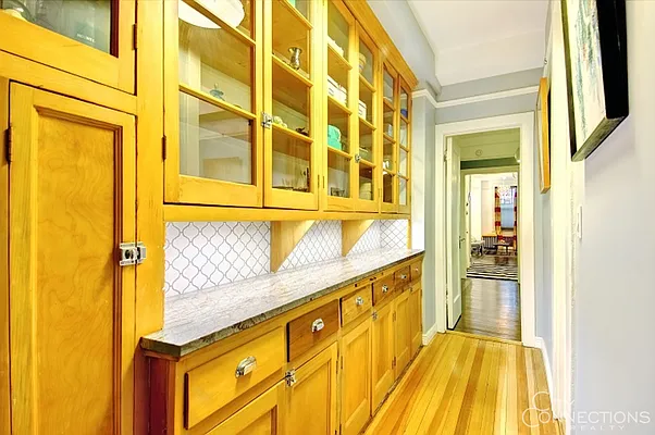 Sold by City Connections Realty | media 31