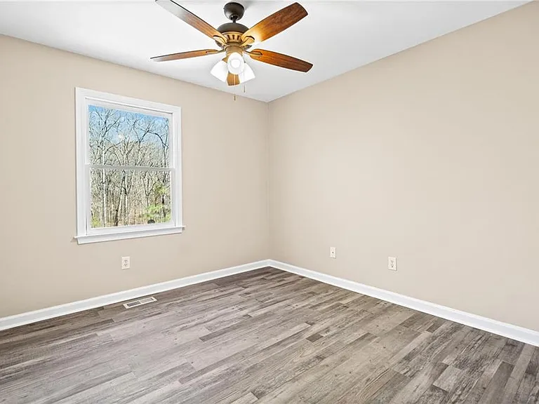 228 Hawkins Farm Cir — Photo 26