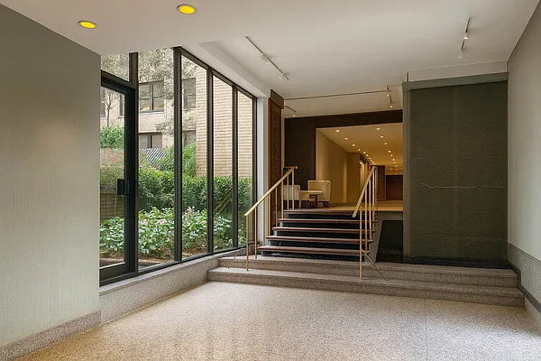 Rented by Manhattan Realty Group | media 11