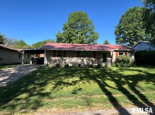 954 S Garfield St, Macomb, IL 61455