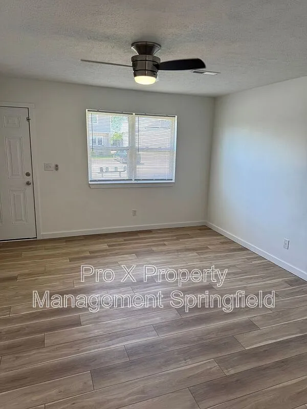 2 bed, 2.0 bath, 850 sqft, $995 — Photo 1