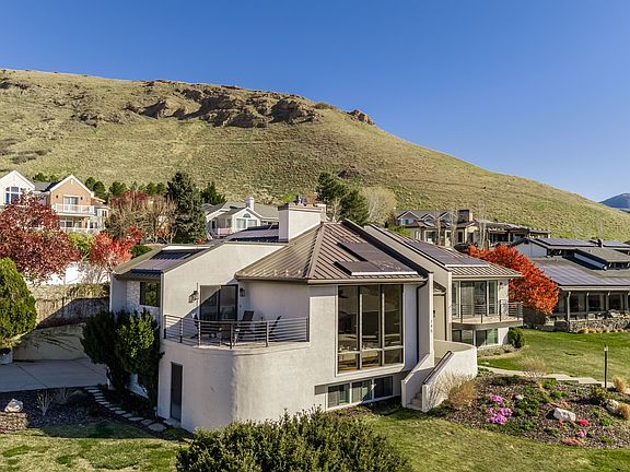 2nd image of 195 E North Sandrun Rd