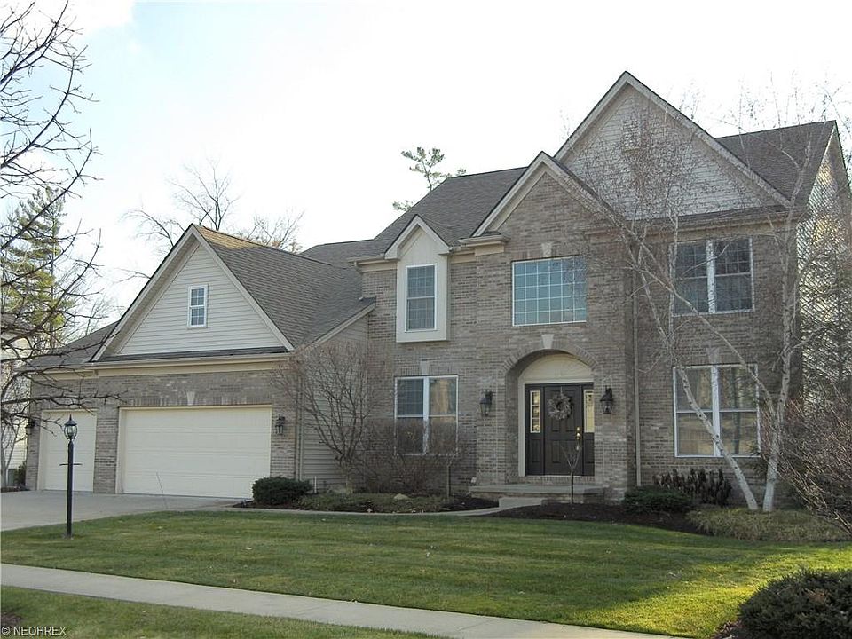 1st image of 21385 Oakhurst Ln