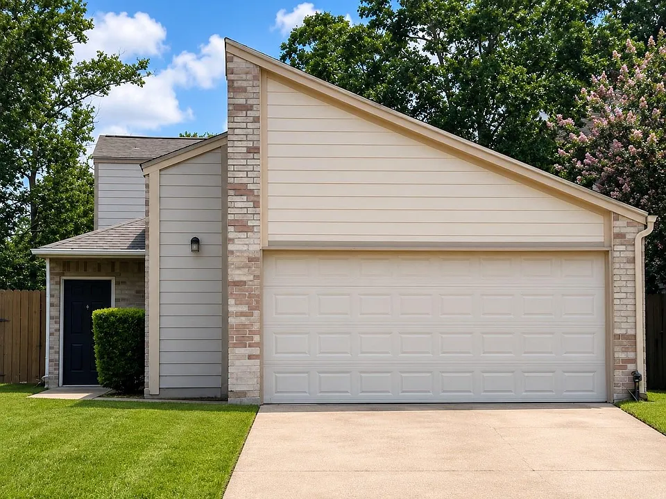 11923 Lakewood West Dr