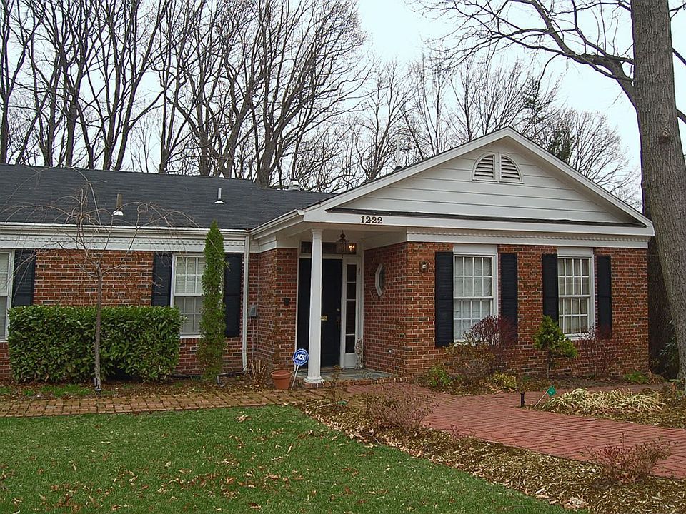 Who'd guess the home is so large?