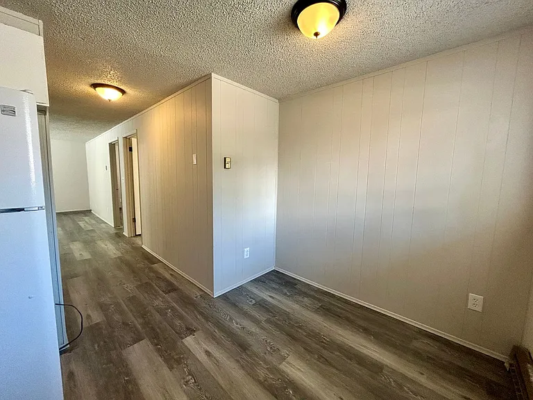 603 E 3rd Ave — Photo 2
