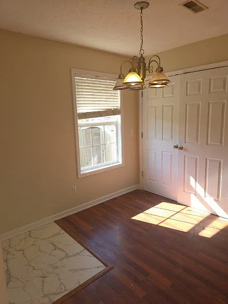 3 bed, 2.0 bath, 1327 sqft, $1,350 — Photo 4