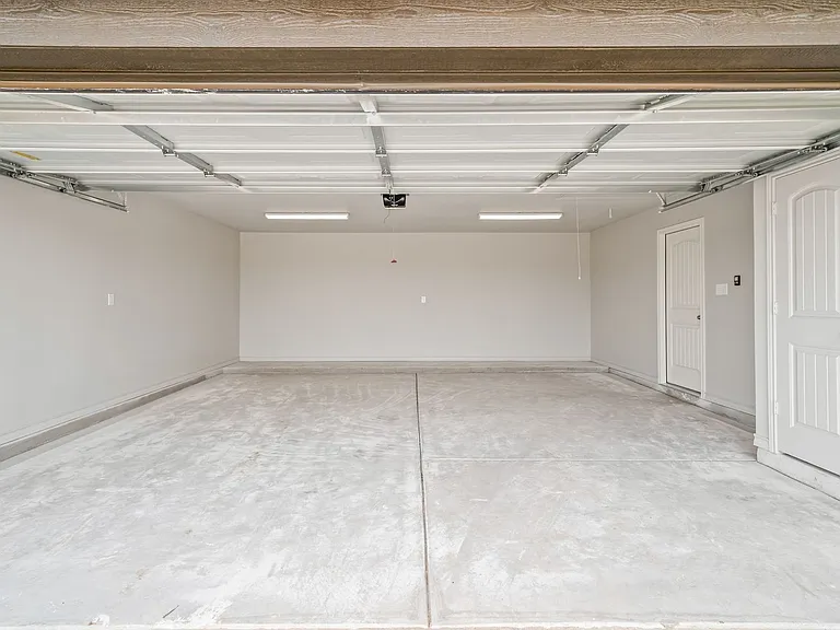 8907 N County Road 3200 — Photo 2