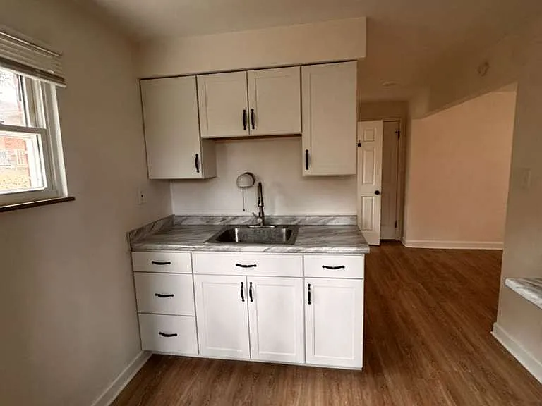 16 Barrington Rd #2W — Photo 3