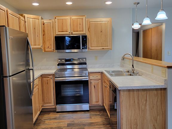 5th image of 620 Whitaker Dr