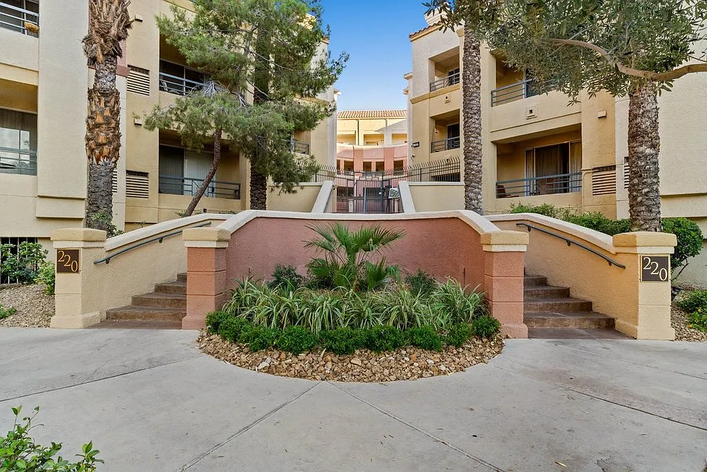 1 bed, $5,500 — Photo 1