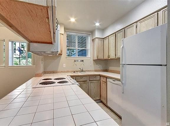 4th image of 2560 118th Ave SE #3102