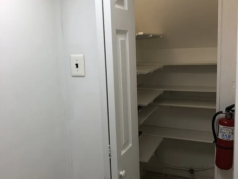 112 W Highland Ave — Photo 5