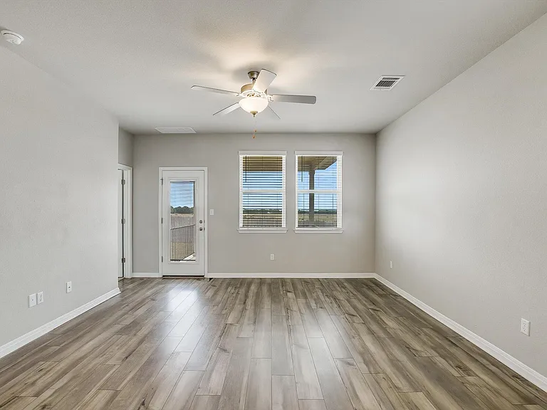 212 Prairie Song Ln — Photo 4